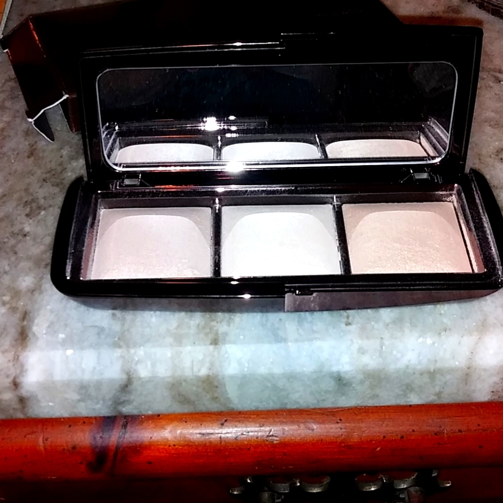 Hourglass Lightning Palette